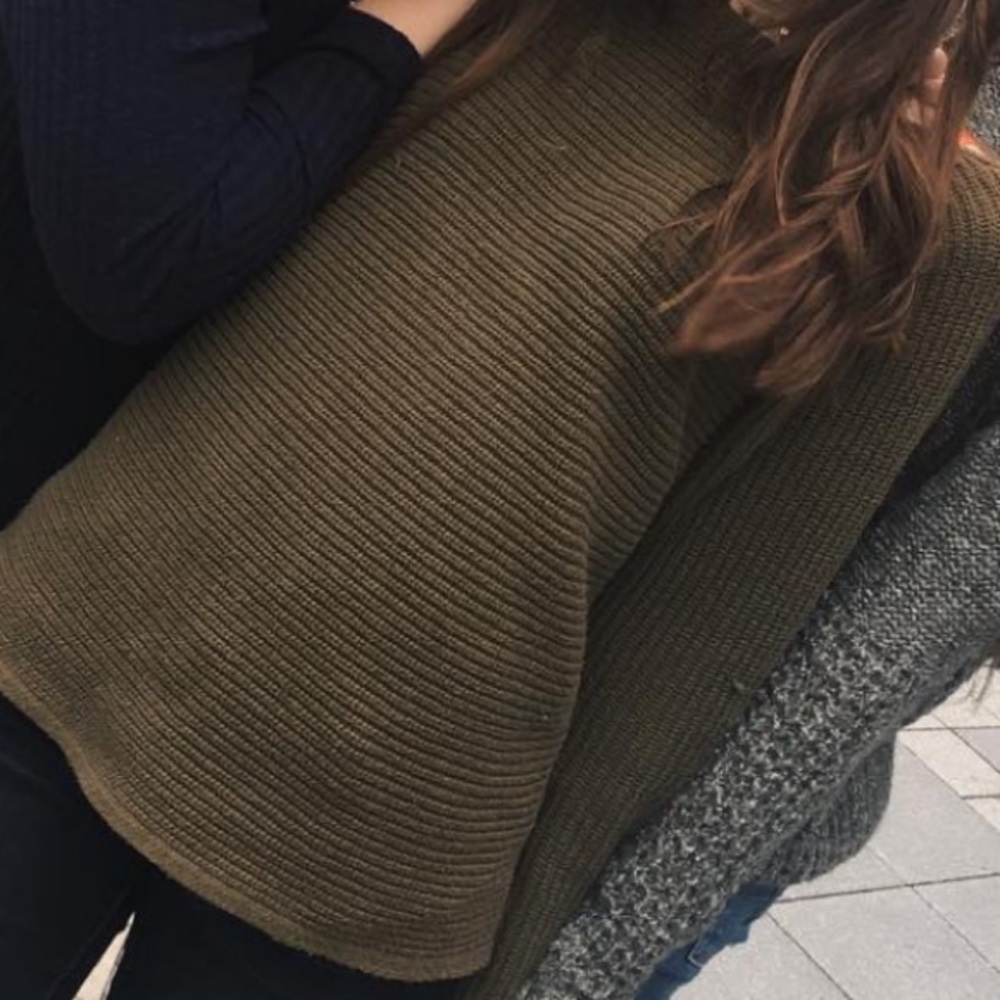 Old Navy army green knit sweater